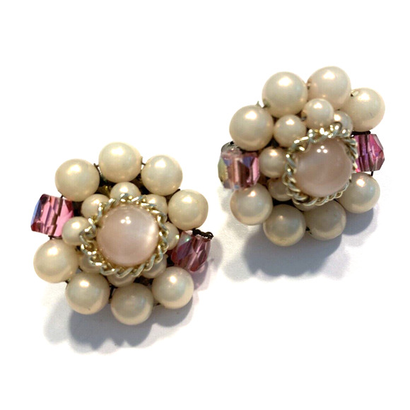 Vintage Mid Century Clip On Earring Pink Purple Faux Pearl Clusters Marked Japan - Picture 2 of 9